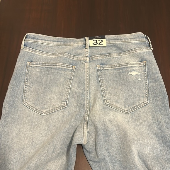 Gap High Waist Cigarette Distressed Slim Jeans Ankle Length Raw Hem Size 14 - Picture 15 of 16